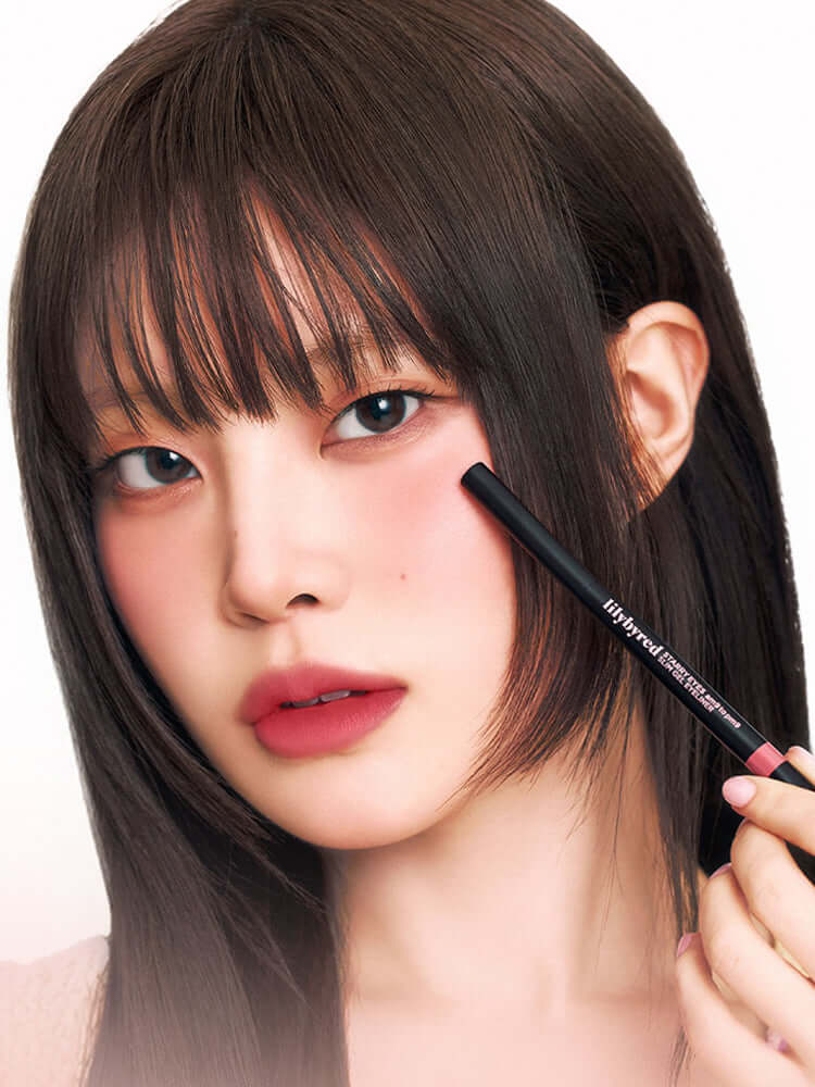 Model showcasing LILYBYRED Starry Eyes Am9 To Pm9 Slim Gel Eyeliner 0.14g with sleek precision eyeliner application.