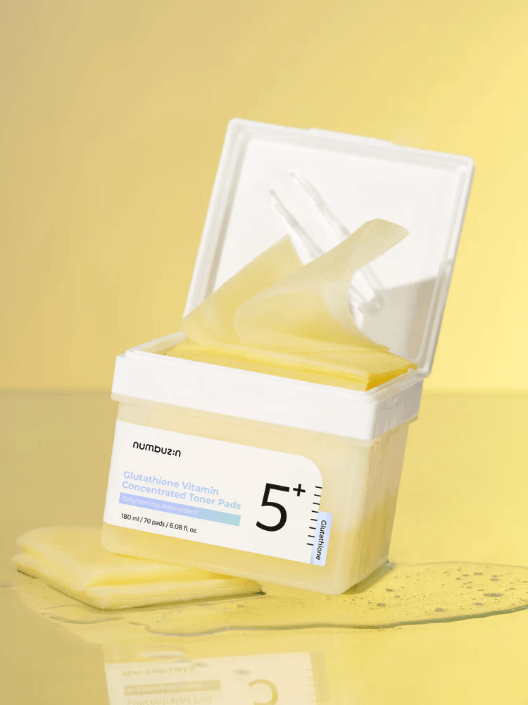 NUMBUZIN No.5 Vitamin-Niacinamide Concentrated Pad in container with pads, designed for hydration and exfoliation.